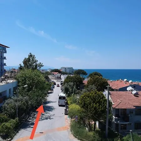 Lejlighed Kadinlar Den Plajina 50 Metre Bahceli 1+1 Kusadası