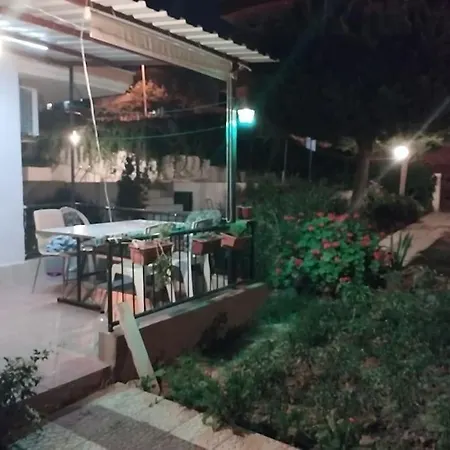 Lejlighed Kadinlar Den Plajina 50 Metre Bahceli 1+1