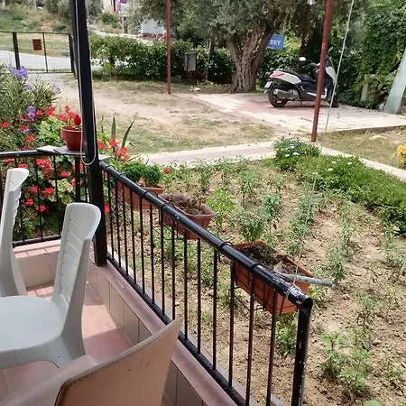 Kadinlar Den Plajina 50 Metre Bahceli 1+1 Lejlighed