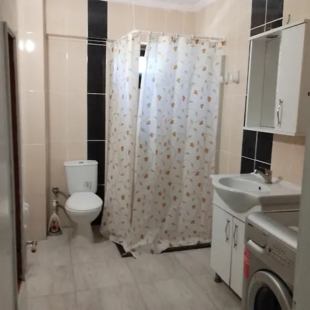 Kadinlar Den Plajina 50 Metre Bahceli 1+1 *