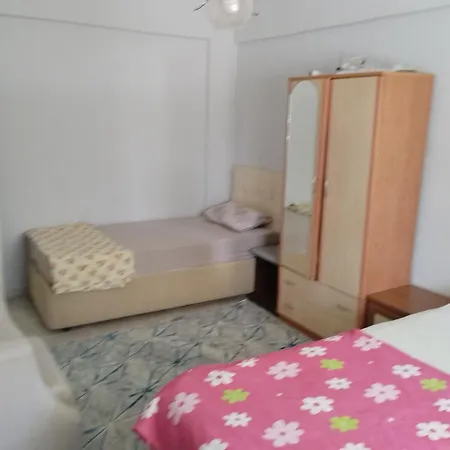 Kadinlar Den Plajina 50 Metre Bahceli 1+1 Lejlighed